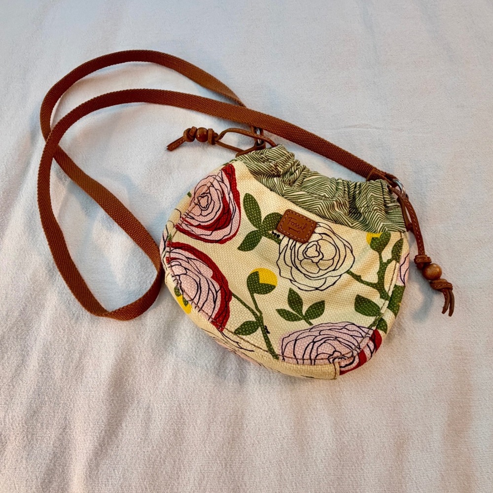 Fossil Key-Per Floral Canvas Crossbody Drawstring Bag Green Pink Rose Pouch